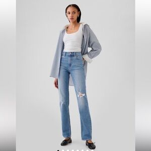 GAP 90s straight leg women’s jeans in medium indigo. Size 27(4) tall.